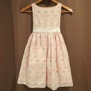 Gorgeous girl dress peach and white, size 7.